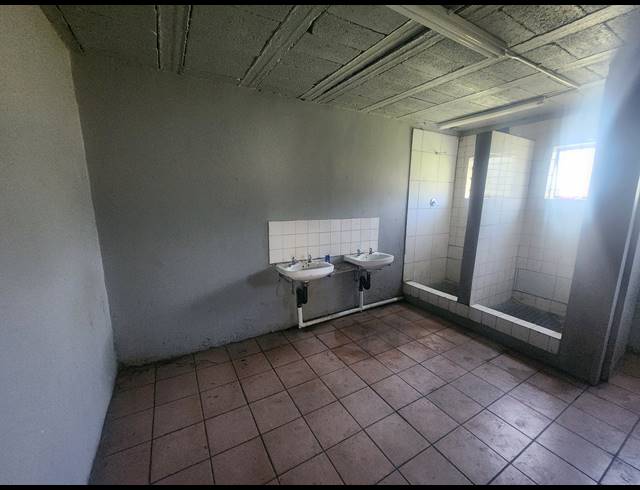 751M² WAREHOUSE TO LET IN WADEVILLE